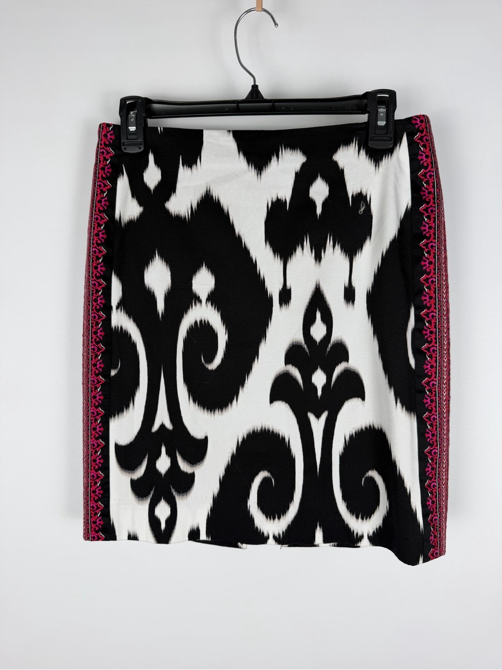 White House Black Market Black & White Ikat Pencil Skirt with Pink Trim